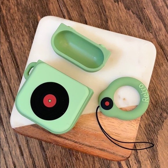 Retro Record Player AirPod Case - Picture 5 of 5